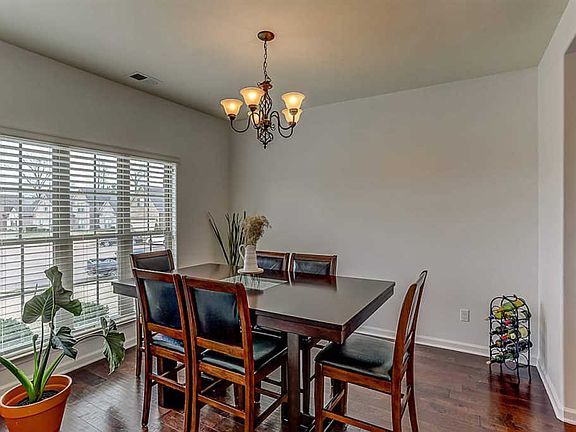 3rd image of 2296 Southern Woods Dr