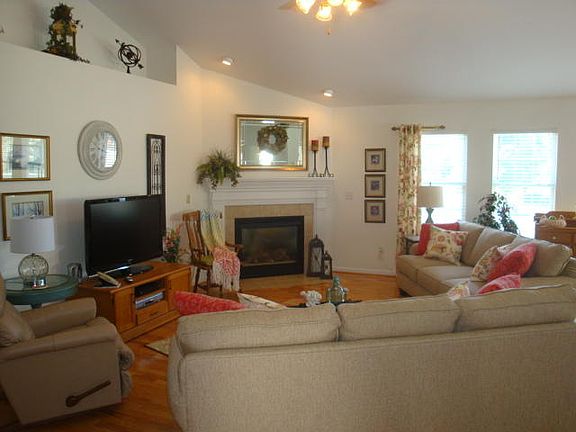 3rd image of 1505 Mandrell Dr