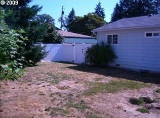 122 W Cardinal St, Roseburg, OR 97471