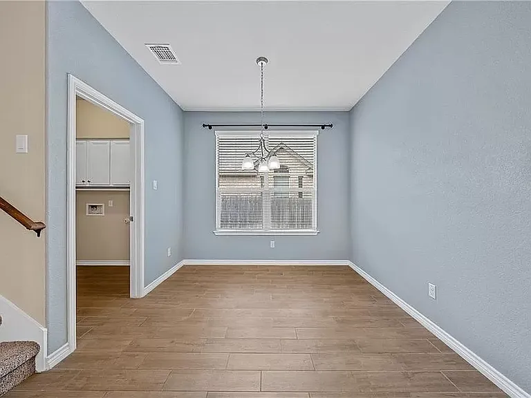 605 Lister Dr — Photo 10
