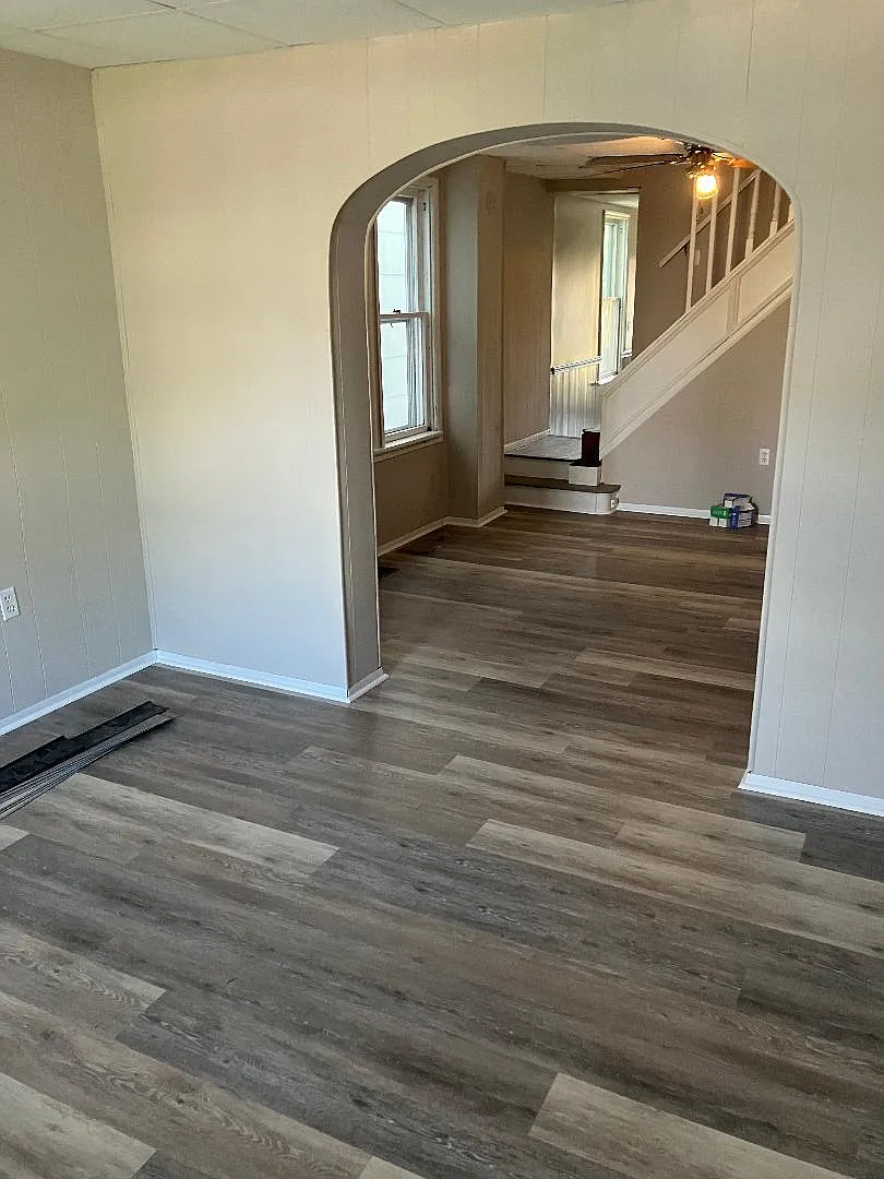 2 bed, 1100 sqft, $1,250 — Photo 2