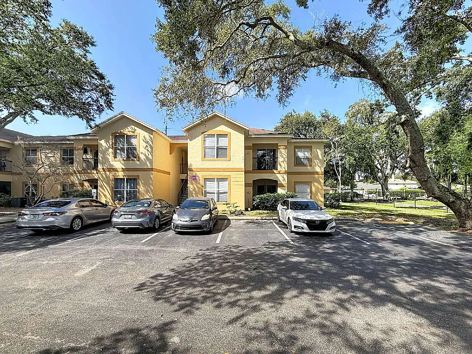5621 Pinnacle Heights Cir #204