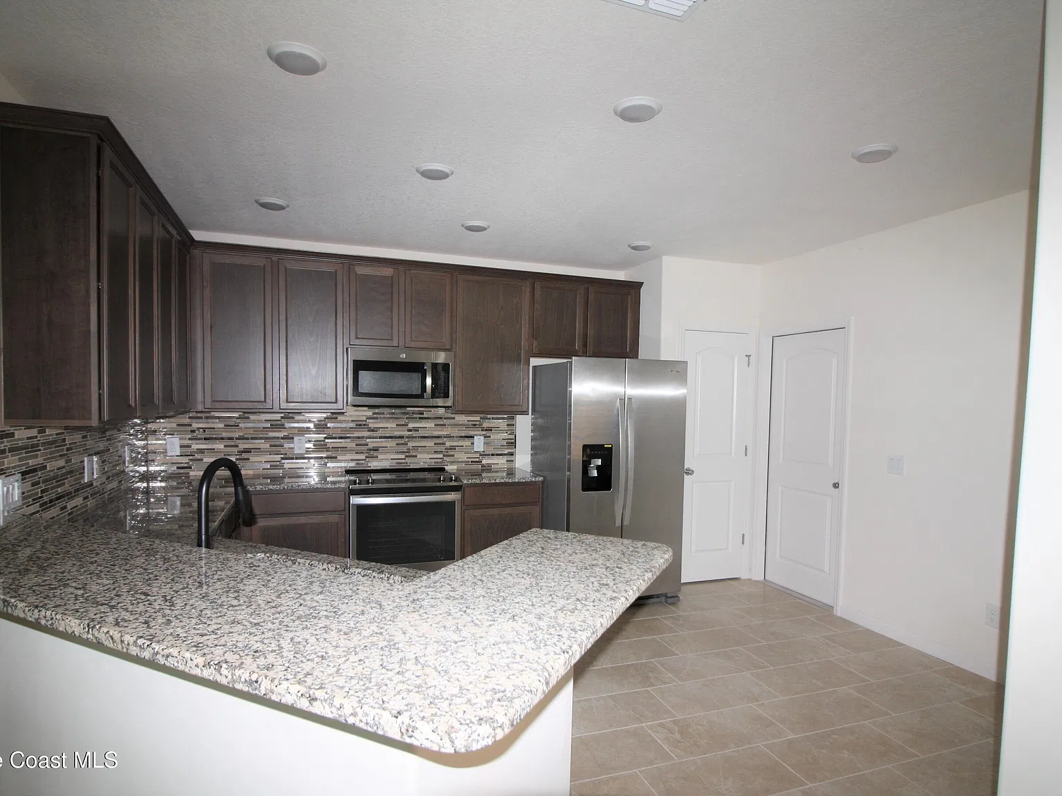 3 bed, 2.5 bath, 2165 sqft, $2,900 — Photo 4