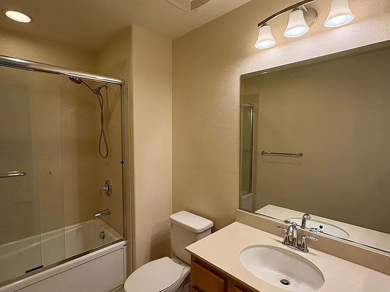1658 N Pole Pl #1 — Photo 8