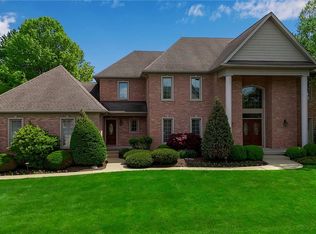 25 Davinci Ct, Williamsville, NY 14221