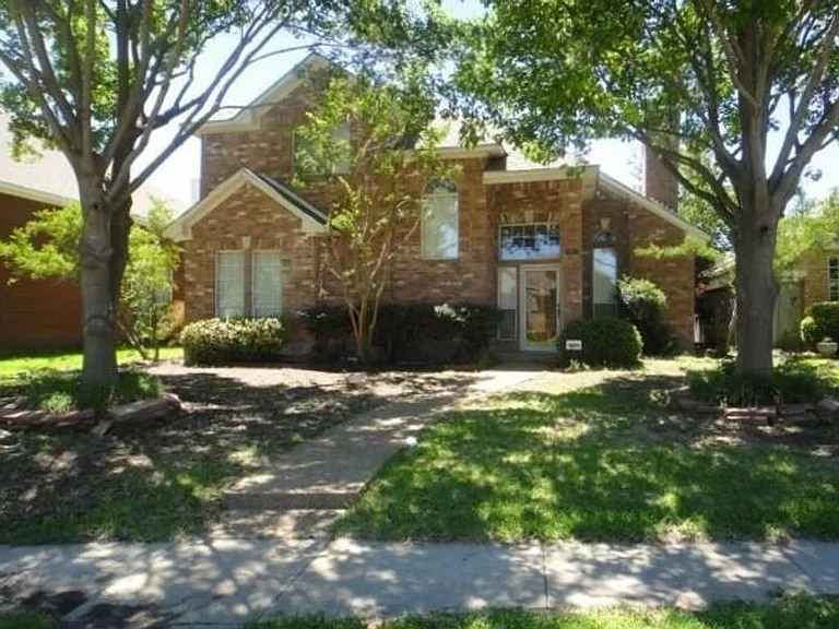 8902 Bayshore Ln — Photo 1