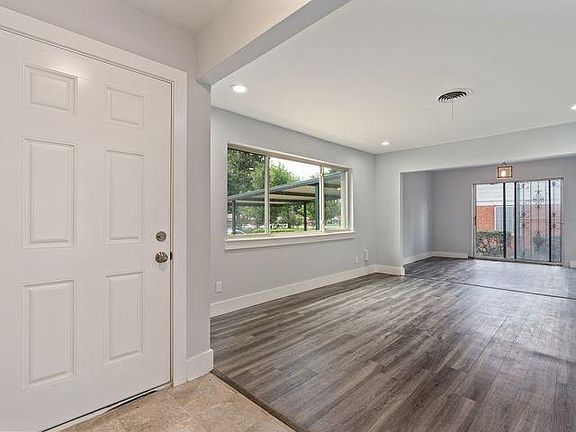 3rd image of 2367 Blue Creek Dr