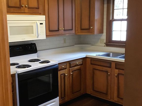 5th image of 2511 E 2nd St APT 12