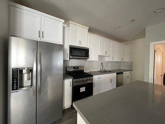 4th image of 1340 W 37th St #42