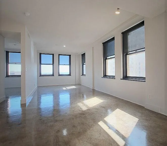 Dallas Power and Light Lofts — Photo 34