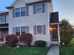 642 Chickadee Dr, Lititz, PA 17543