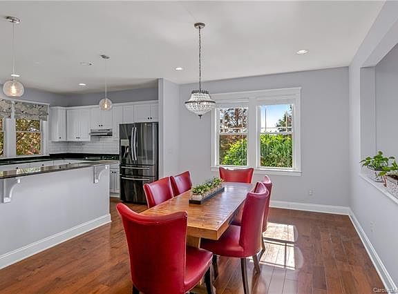 4th image of 12 Dearborn St