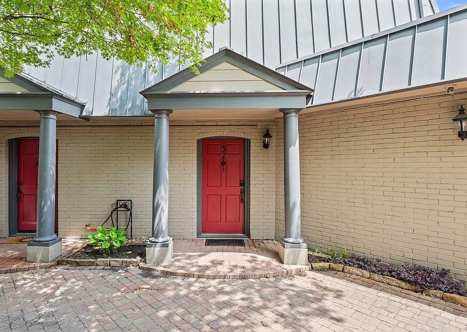 1st image of 2500 Steck Ave APT 32