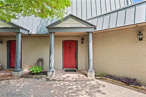 2500 Steck Ave Photo 1