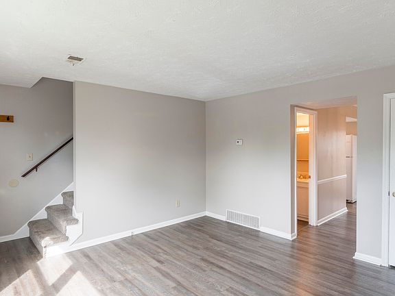 4th image of 3504 Sutherland Dr