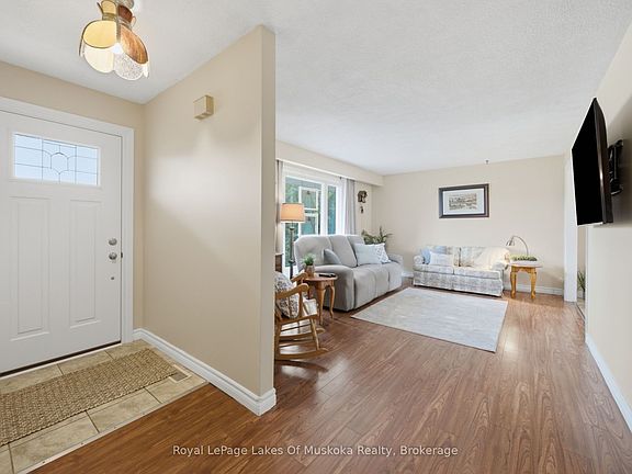4th image of 2049 Marchmont Rd