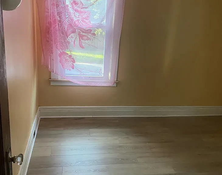 65 Domedion Ave — Photo 7