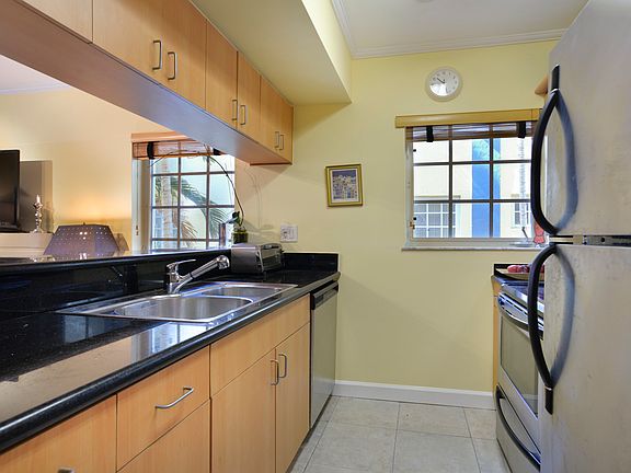 2nd image of 600 Euclid Ave #B4