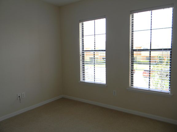 5th image of 5240 Windsor Lake Cir