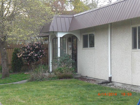 2nd image of 530 Warner St
