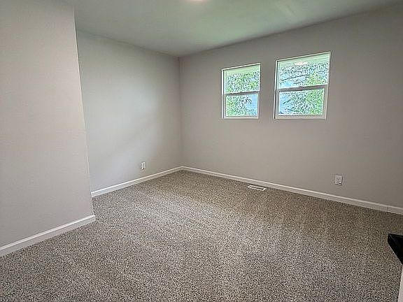 3rd image of 524 W Toledo Pl