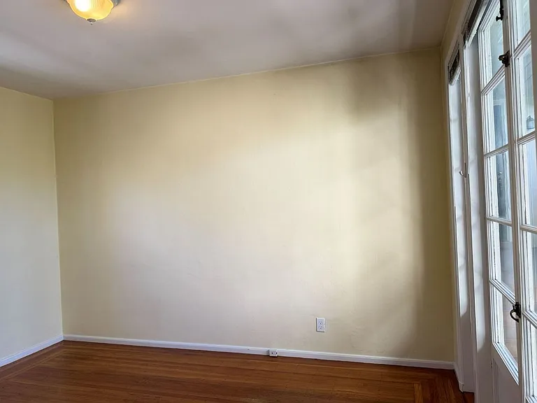 1739 Spruce St — Photo 24