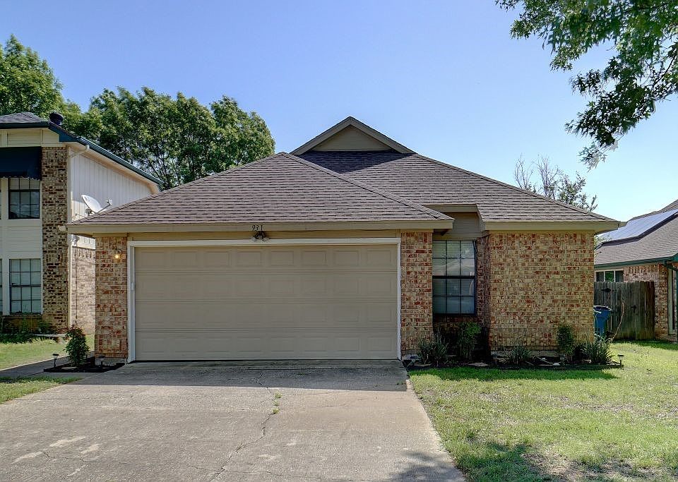 1st image of 931 Boxwood Dr