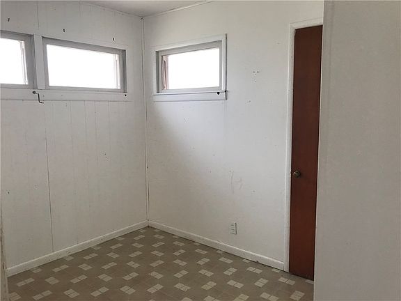 3rd image of 6407 Cary Dr