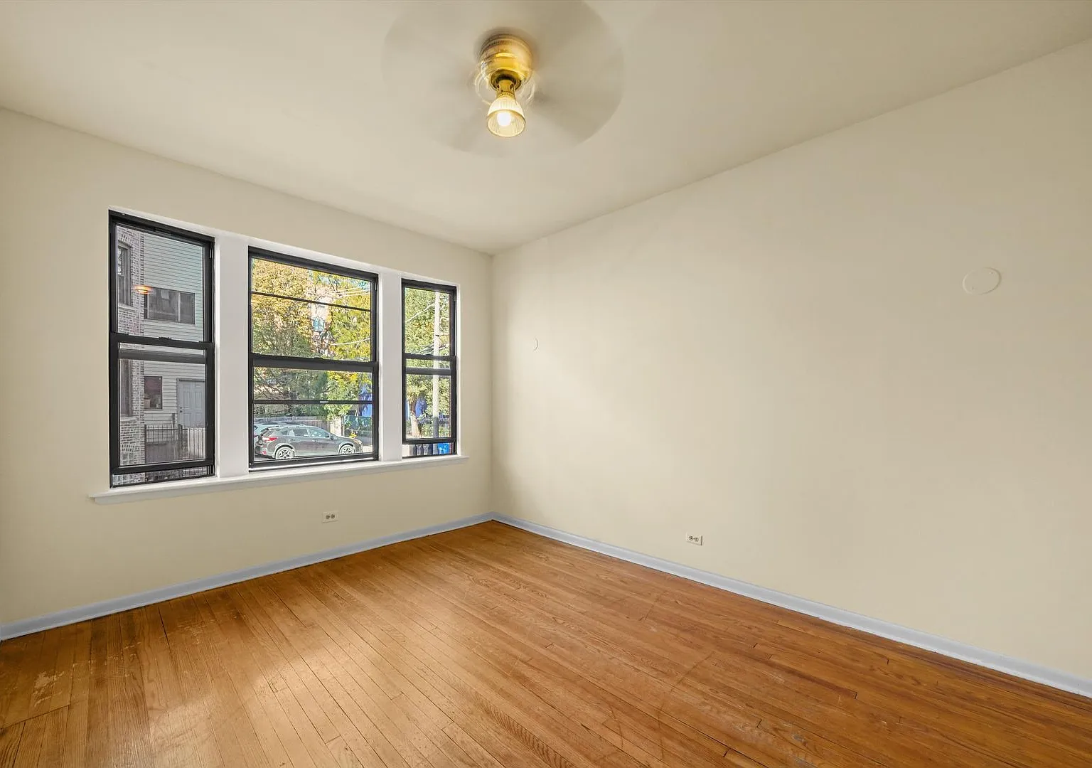 2319 N. Kedzie LP — Photo 3