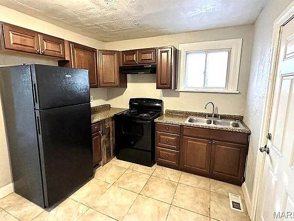 4th image of 8356 College Ave