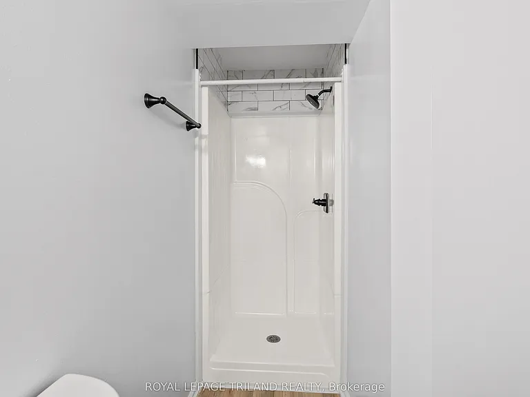330 Clarence St #B2 — Photo 9