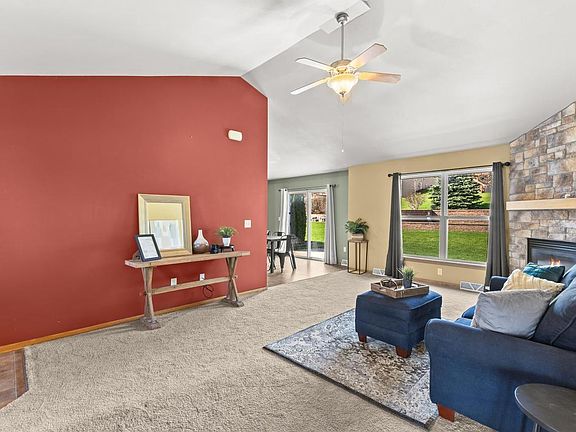 5th image of 226 Reeds DRIVE