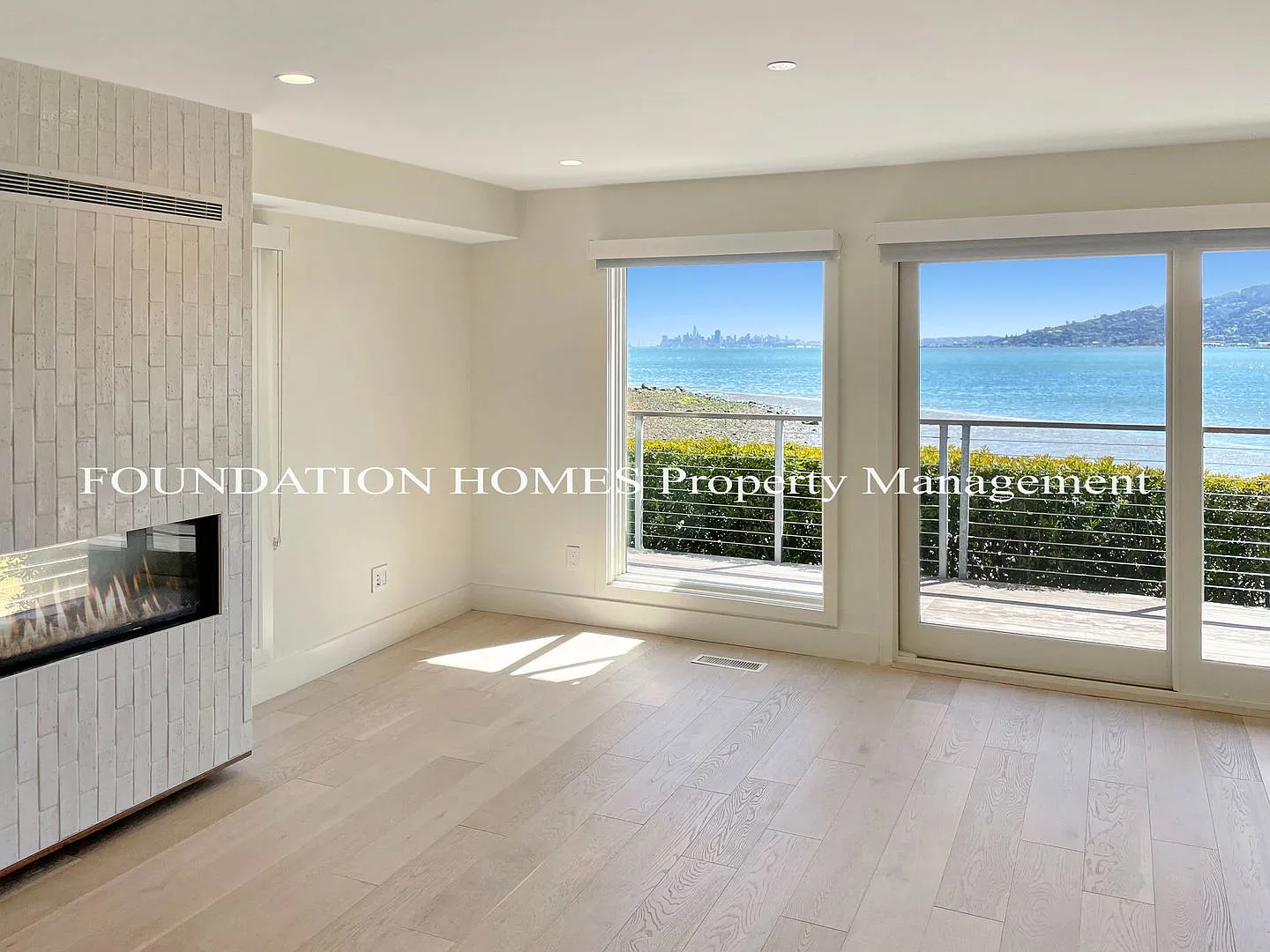 Video - Ultra-Luxury Unit With Sf City View - Foundation — Photo 4