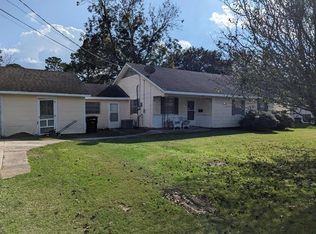 2115 Avenue C, Nederland, TX 77627