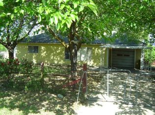 1421 Peach St, Corning, CA 96021