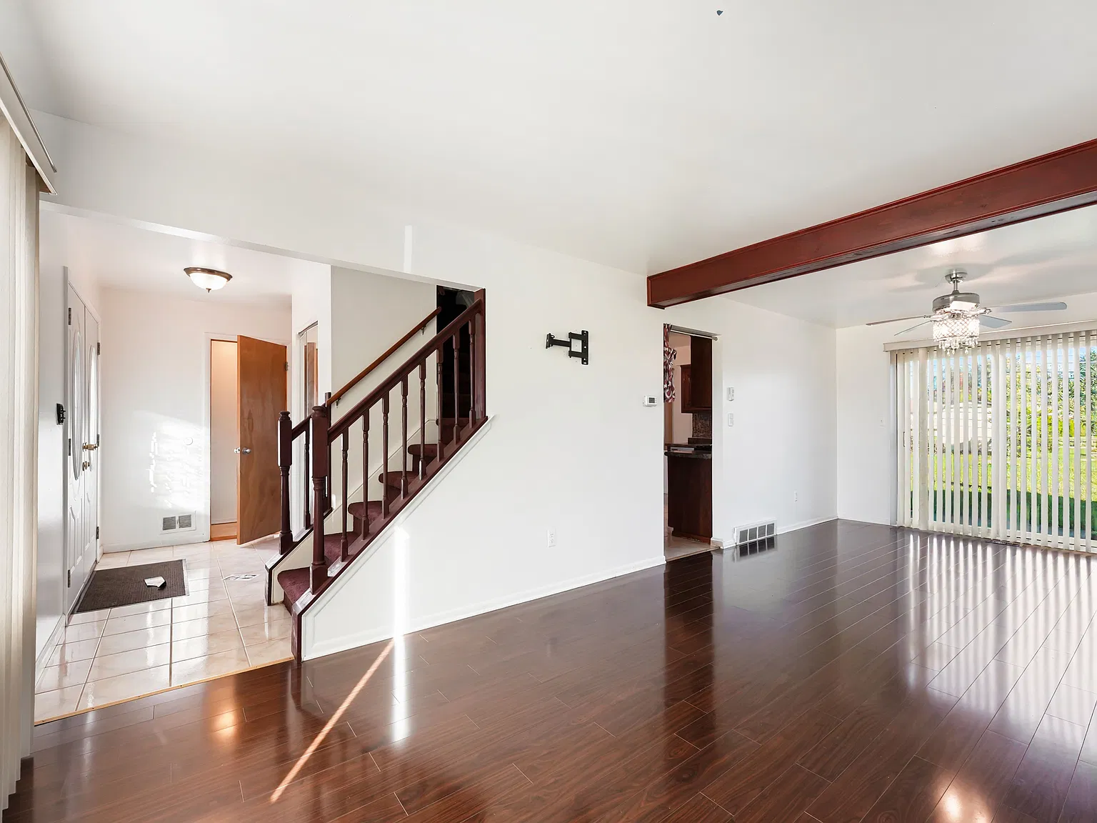 5 bed, 2112 sqft, $3,000 — Photo 3