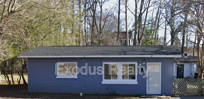 2 bed, 1.0 bath, 750 sqft, $1,100 — Photo 1