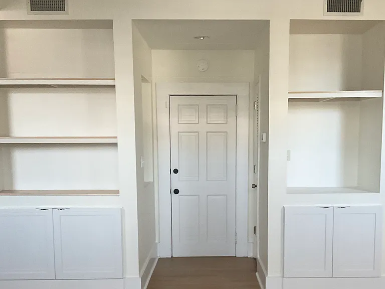 2501 Roswell Ave #105 — Photo 4