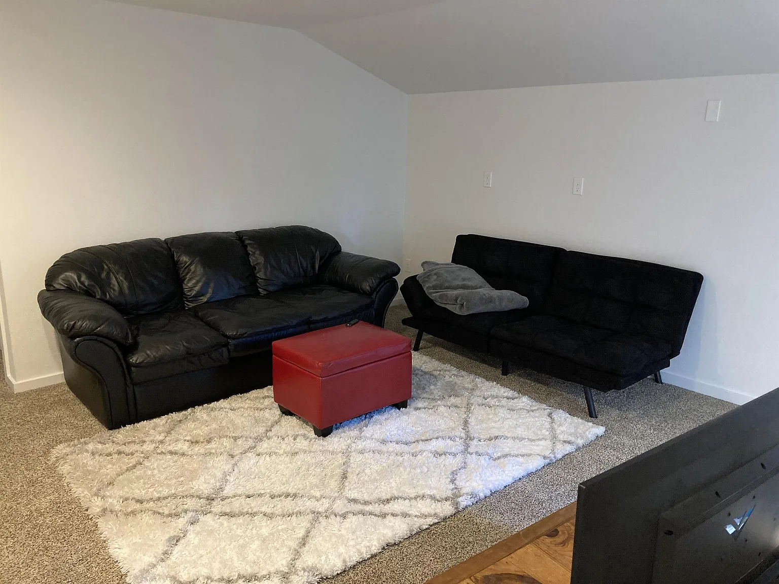3062 Sunset Drive - B — Photo 1