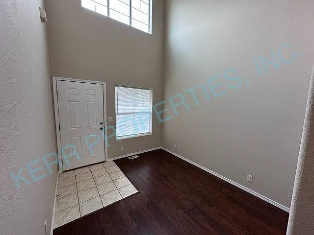 1111 SW 6th Way — Photo 2