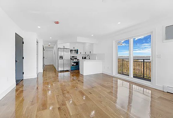 3rd image of 634 Beach 68 St