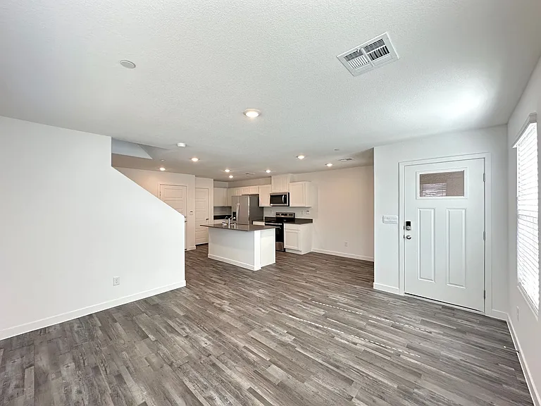 929 Pink Sugerbird St — Photo 3
