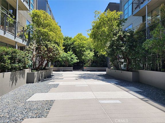 2nd image of 4080 Glencoe Ave Unit 208