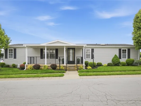 106 S Point Dr, Fairborn, OH 45324