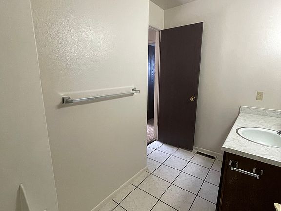 4th image of 111 E 600 N APT C