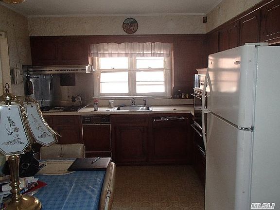 3rd image of 15118 10th Ave