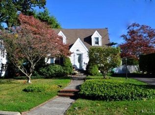 20 Northview Ter, Yonkers, NY 10703