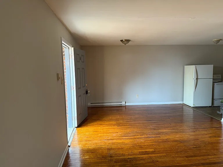 Randolph st Apartments — Photo 6