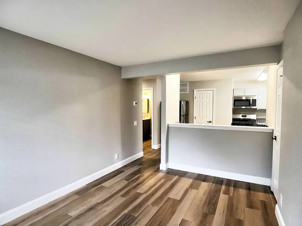 1175 Glenda Way