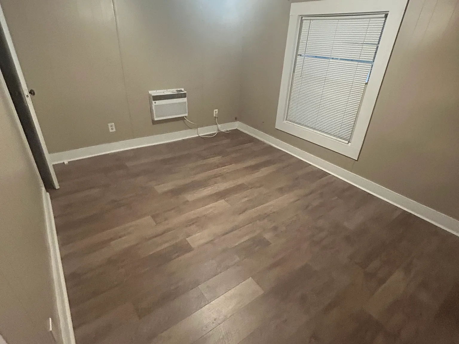 2 bed, 989 sqft, $900 — Photo 2